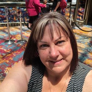 Meet your Posher, Carrie